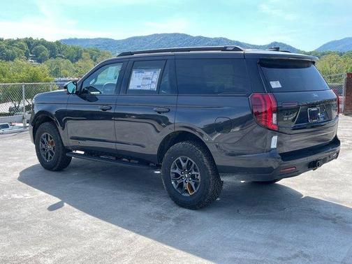 Dark Matter Gray Metallic 2026 Ford Expedition Tremor