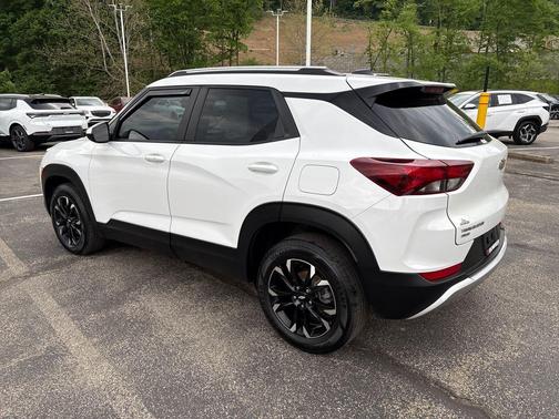 Summit White 2023 Chevrolet Trailblazer LT