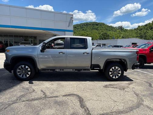 Sterling Gray Metallic 2024 Chevrolet Silverado 2500 Custom