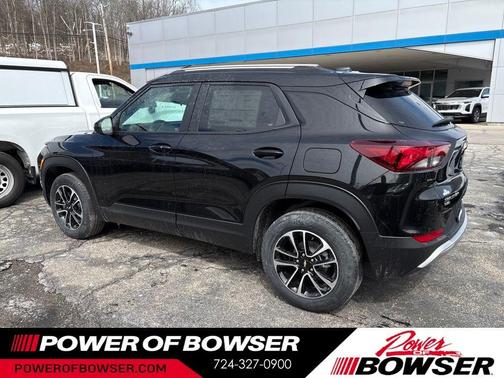 Mosaic Black Metallic 2026 Chevrolet Trailblazer LT