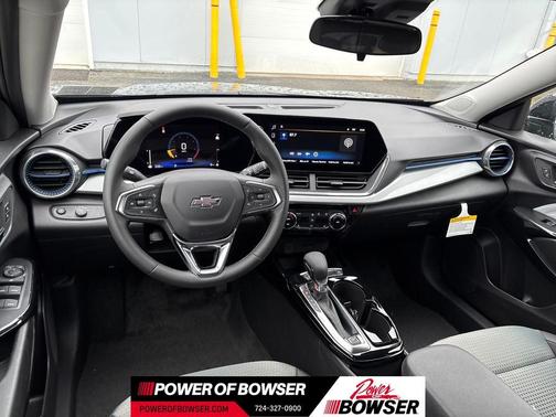 Mosaic Black Metallic 2026 Chevrolet Trax LT