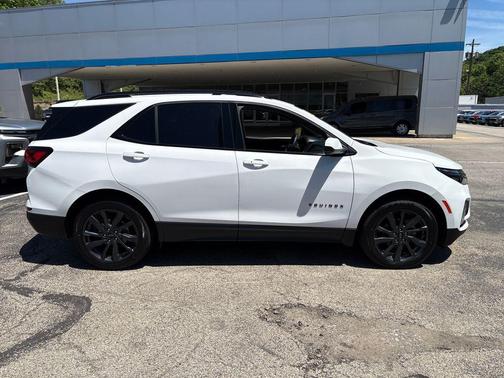 Summit White 2023 Chevrolet Equinox RS