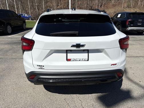 Summit White 2024 Chevrolet Trax 2RS