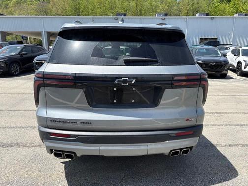 Sterling Gray Metallic 2024 Chevrolet Traverse Z71