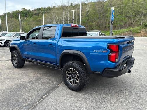 Glacier Blue Metallic 2024 Chevrolet Colorado ZR2