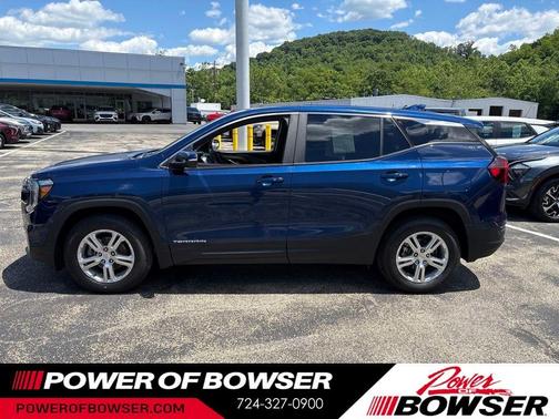 Marine Metallic 2022 GMC Terrain SLE