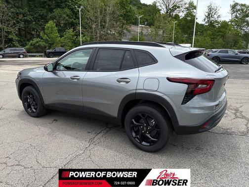 Sterling Gray Metallic 2026 Chevrolet Trax LT
