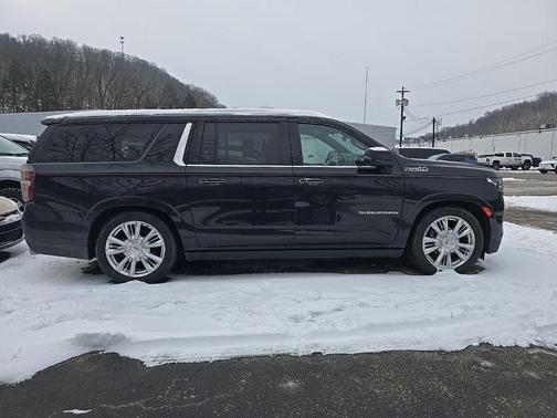 2021 Chevrolet Suburban High Country