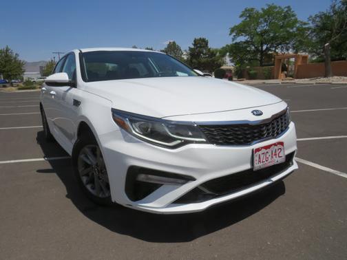 Photo 2 of 27 of 2020 Kia Optima LX