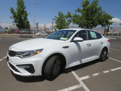 Photo 5 of 27 of 2020 Kia Optima LX