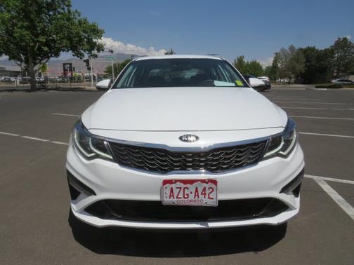 Photo 3 of 27 of 2020 Kia Optima LX