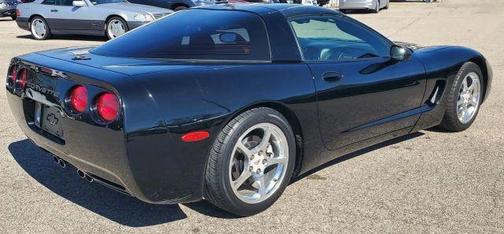 2004 Chevrolet Corvette Base