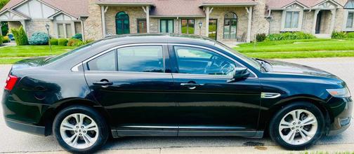 Tuxedo Black Metallic 2013 Ford Taurus SEL