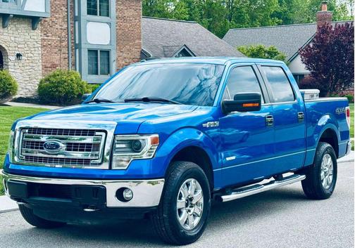 Blue 2014 Ford F-150 XLT