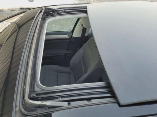 2016 Volkswagen Golf TSI S 4-Door