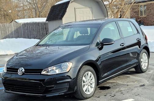 2016 Volkswagen Golf TSI S 4-Door