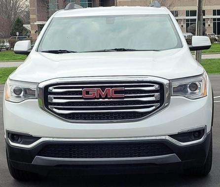 White 2019 GMC Acadia SLT-1