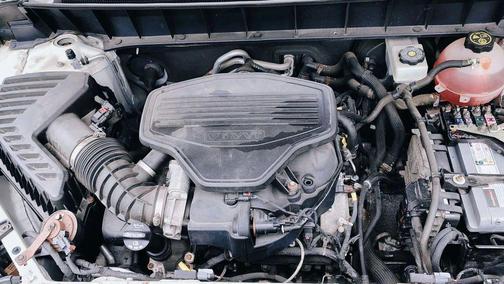 White 2019 GMC Acadia SLT-1