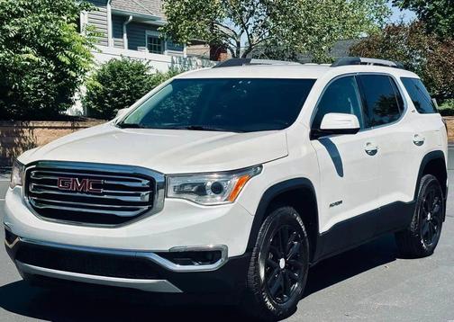White 2019 GMC Acadia SLT-1