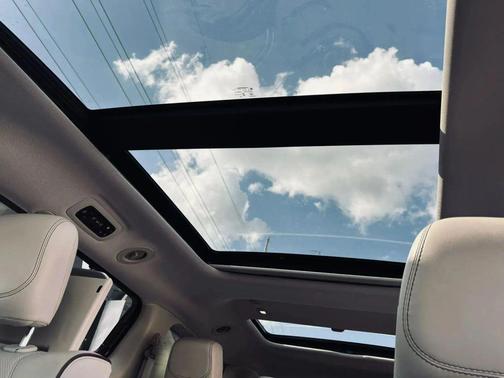 Dark Cordovan Pearlcoat 2017 Chrysler Pacifica Limited