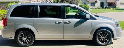Silver 2018 Dodge Grand Caravan SE
