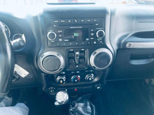 2013 Jeep Wrangler Unlimited Sport