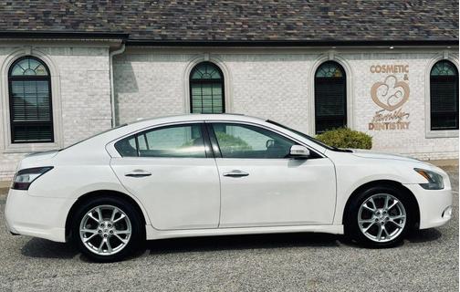 Winter Frost Pearl 2012 Nissan Maxima SV