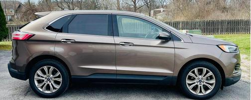 Brown 2019 Ford Edge Titanium