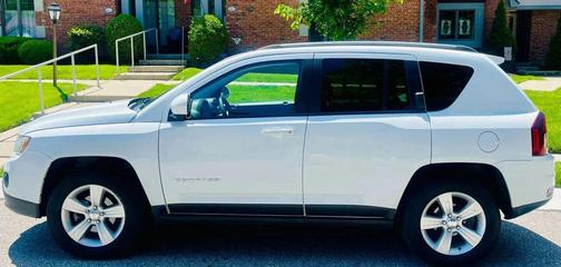 Bright White Clearcoat 2016 Jeep Compass Latitude