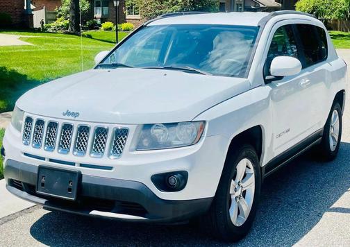 Bright White Clearcoat 2016 Jeep Compass Latitude