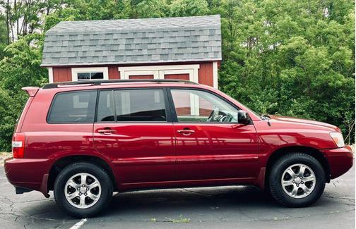 Red 2006 Toyota Highlander Sport