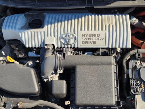 2010 Toyota Prius III