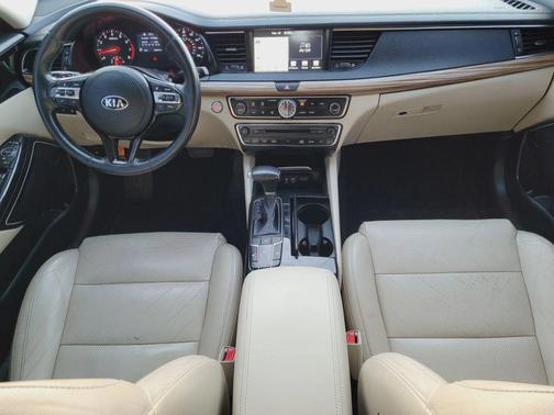 2017 Kia Cadenza Premium