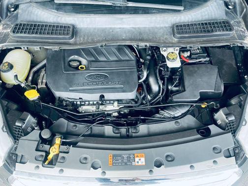 White Platinum Metallic Tri-Coat 2017 Ford Escape Titanium