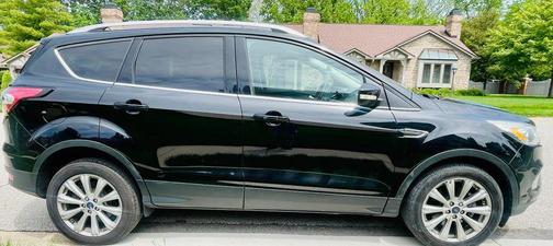 White Platinum Metallic Tri-Coat 2017 Ford Escape Titanium