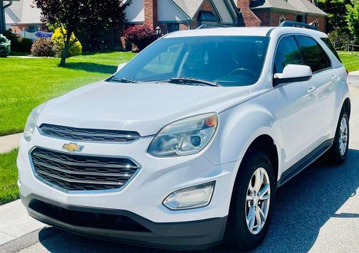White 2017 Chevrolet Equinox 1LT