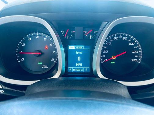 White 2017 Chevrolet Equinox 1LT