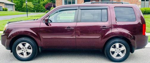 Burgundy 2010 Honda Pilot EX-L