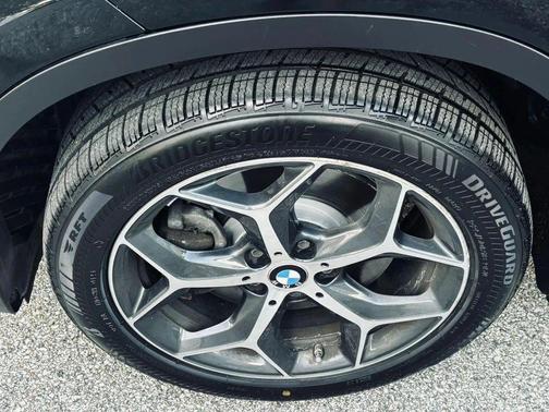 Black 2018 BMW X1 xDrive28i