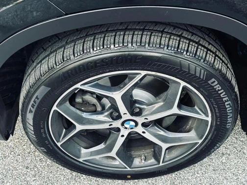 Black 2018 BMW X1 xDrive28i