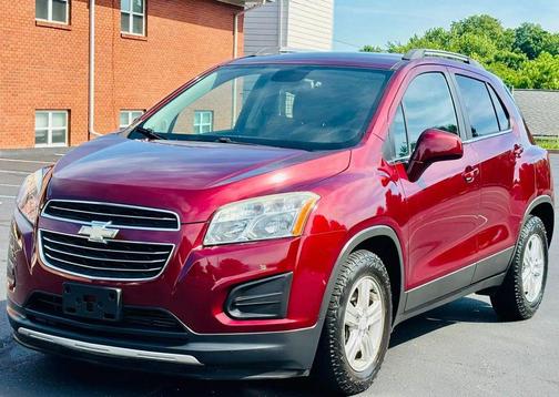 Maroon 2016 Chevrolet Trax LT