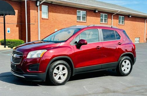 Maroon 2016 Chevrolet Trax LT