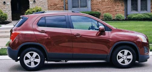 Maroon 2016 Chevrolet Trax LT