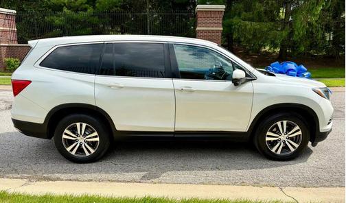 White Diamond Pearl 2016 Honda Pilot EX-L