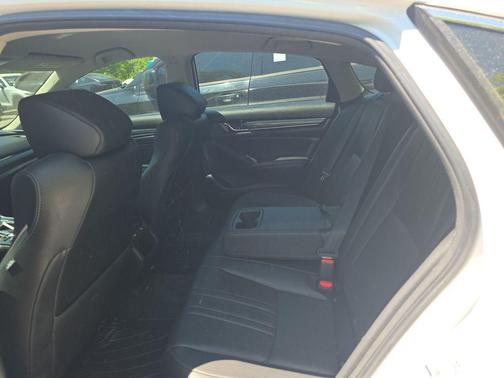 Platinum White Pearl 2021 Honda Accord Sport SE 1.5T