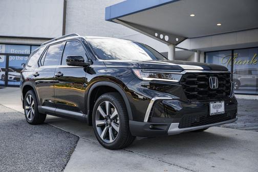 2025 Honda Pilot Touring 8-Passenger
