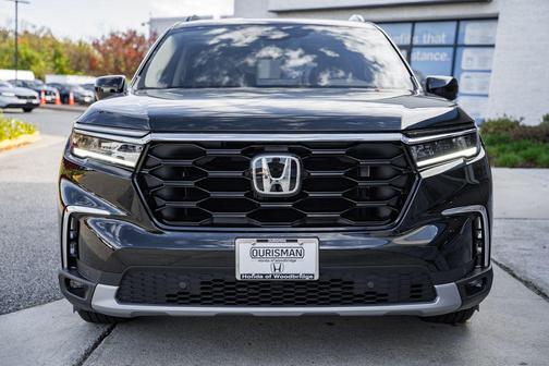 2025 Honda Pilot Touring 8-Passenger