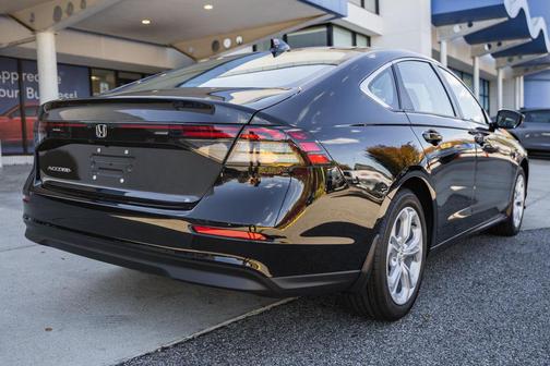 2025 Honda Accord LX 1.5T