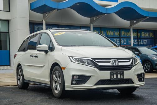 White Diamond Pearl 2019 Honda Odyssey EX-L