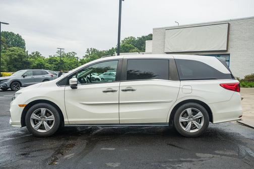 White Diamond Pearl 2019 Honda Odyssey EX-L